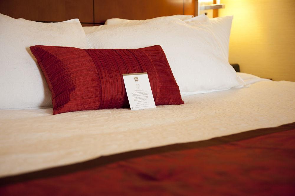 Courtyard By Marriott Waterloo St. Jacobs Hotel Exterior photo