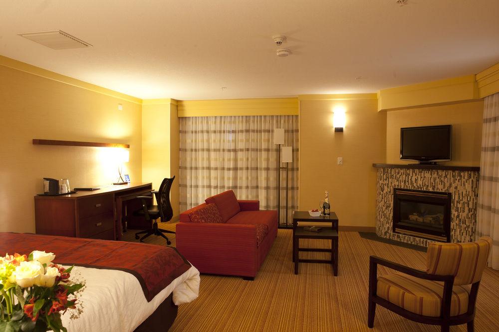Courtyard By Marriott Waterloo St. Jacobs Hotel Exterior photo