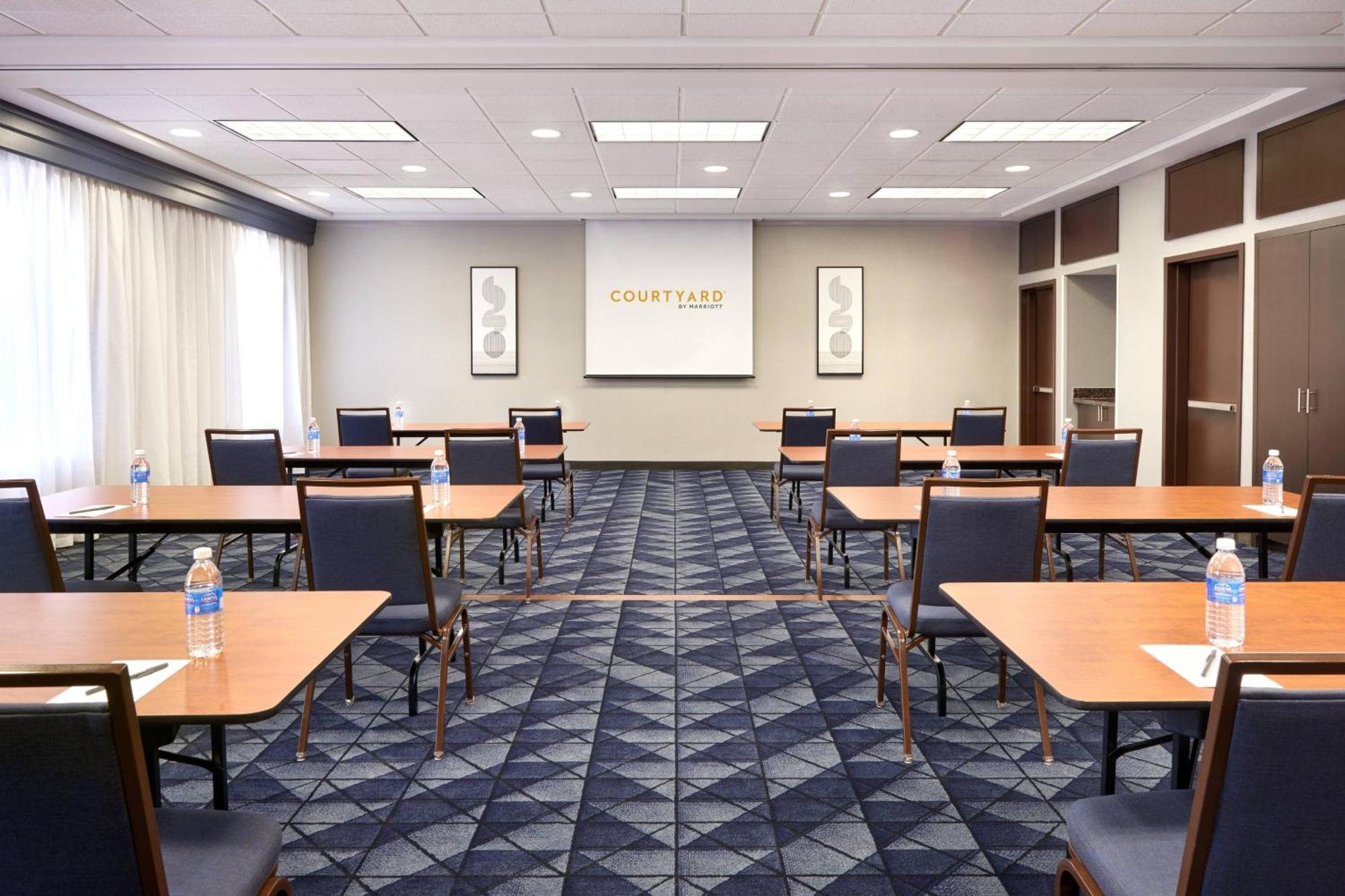 Courtyard By Marriott Waterloo St. Jacobs Hotel Exterior photo