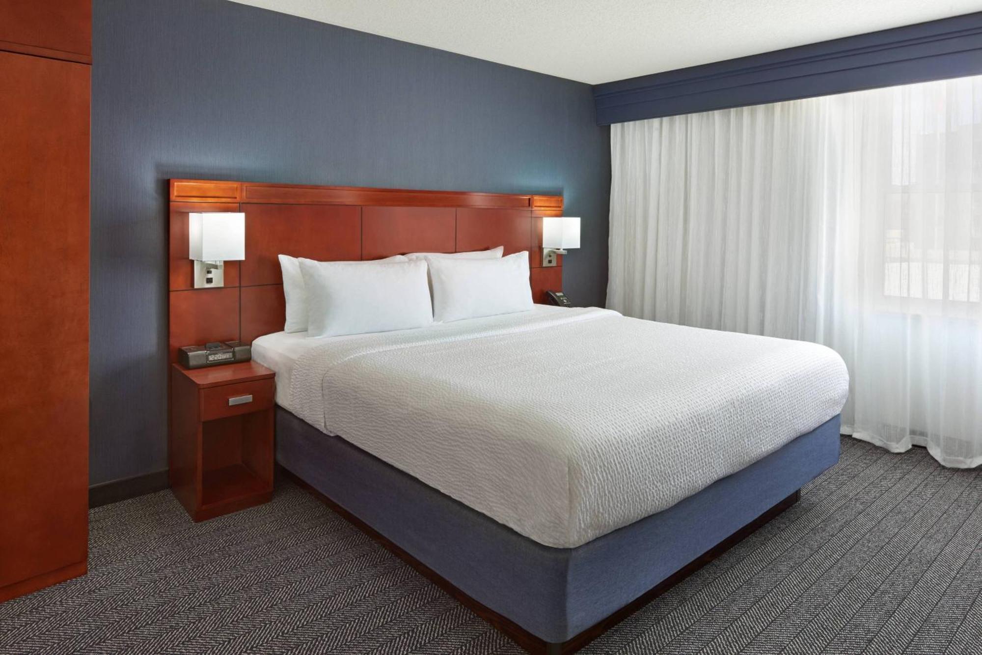 Courtyard By Marriott Waterloo St. Jacobs Hotel Exterior photo