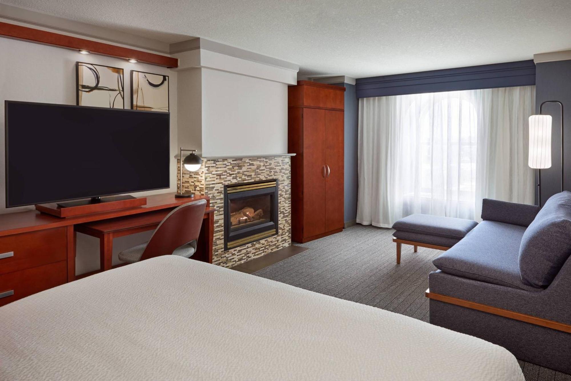 Courtyard By Marriott Waterloo St. Jacobs Hotel Exterior photo